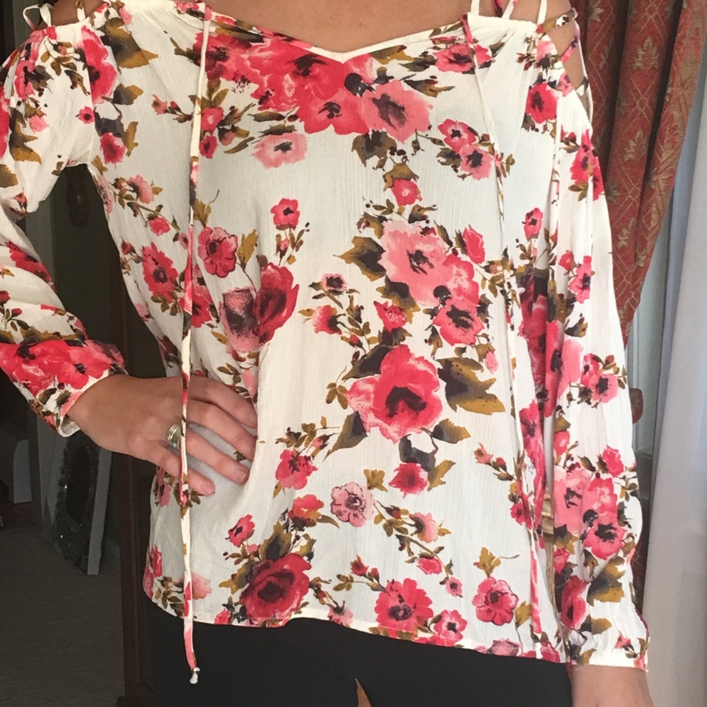 NWT Gypsies and Moondust Floral Blouse